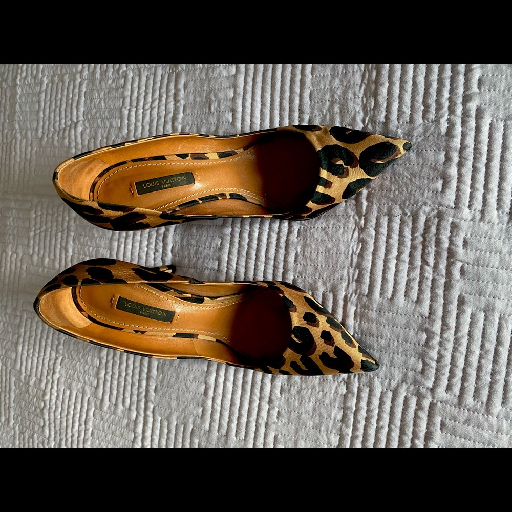 Original LV pumps size 6.5